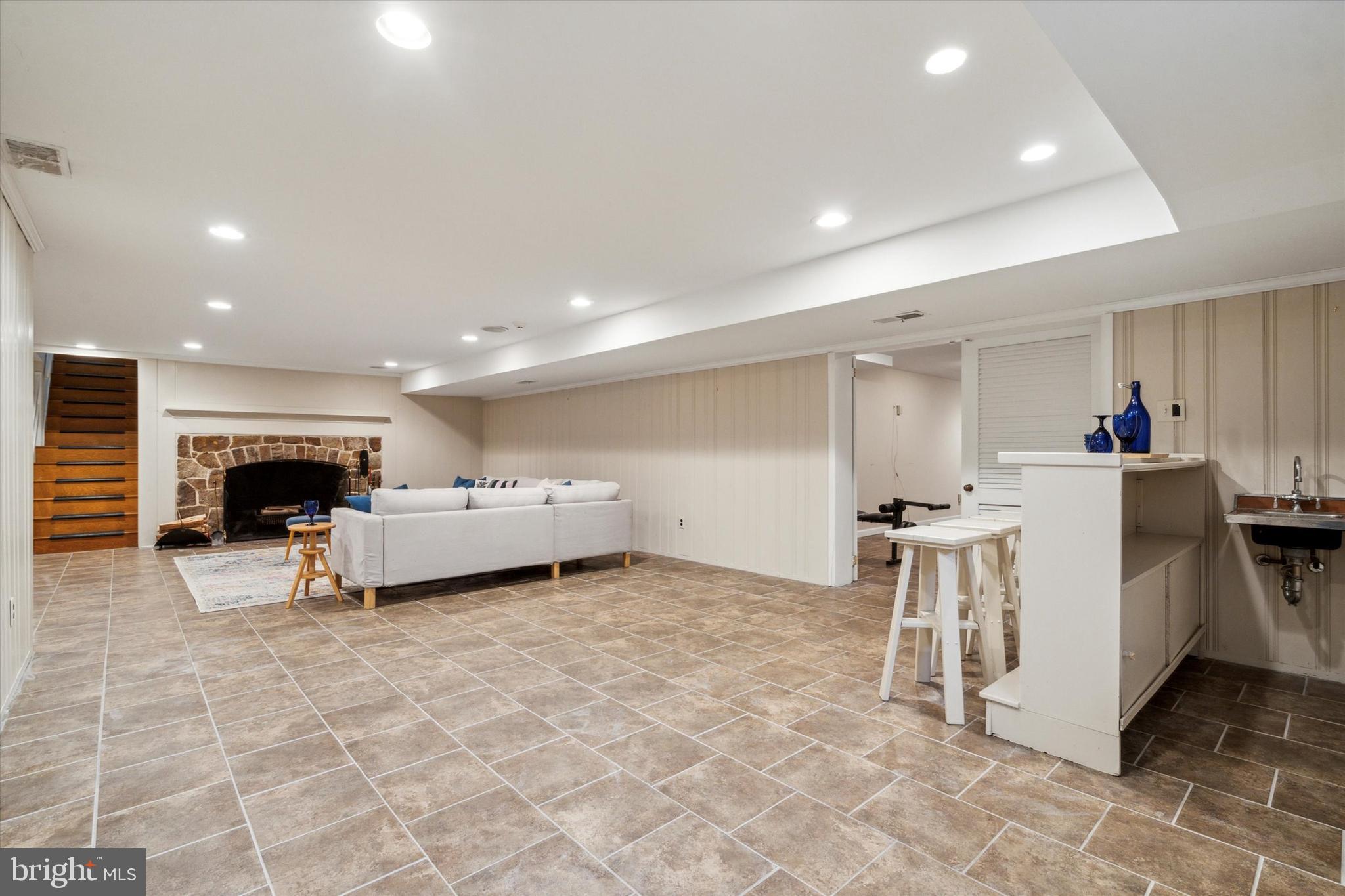 6003 Cricket Road Flourtown, PA 19031 - Photo 38 of 64 Wet Bar