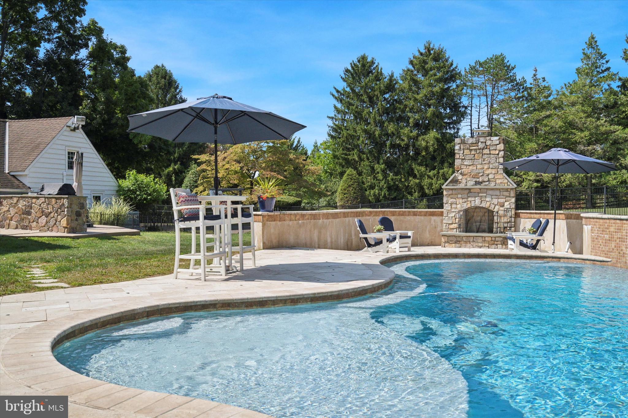 6003 Cricket Road Flourtown, PA 19031 - Photo 47 of 64 Shallow sitting area