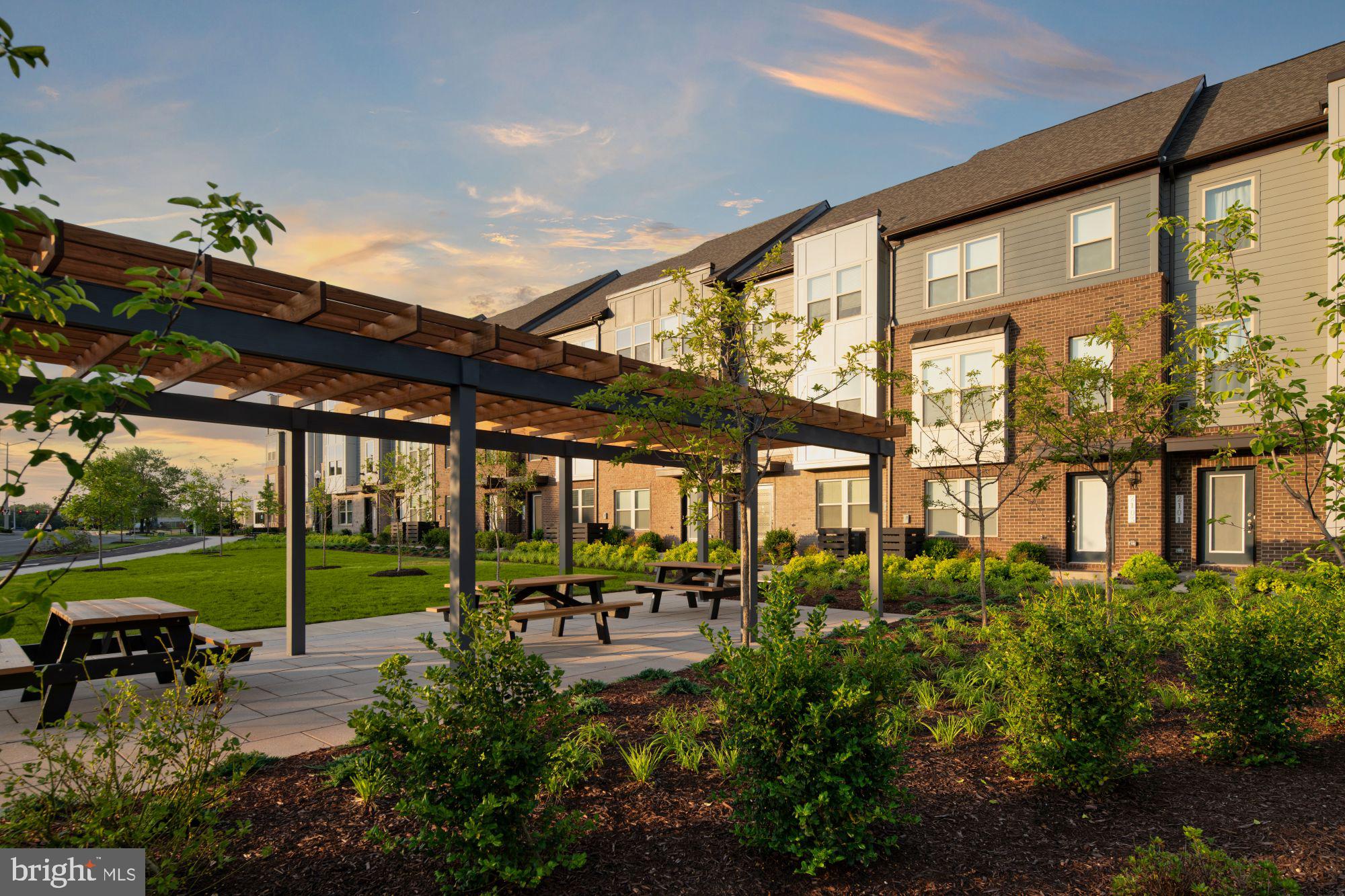 2167 Glacier Road Herndon, VA 20170 - Photo 29 of 32 a building view with a sitting space and garden view