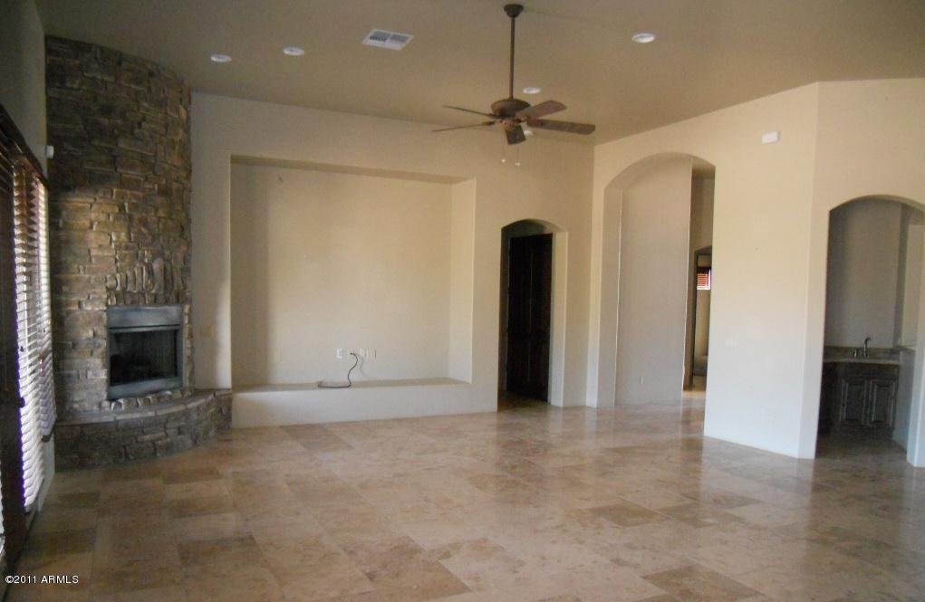 419 West Olesen Road Phoenix, AZ 85085 - Photo 4 of 23 FAMILY ROOM