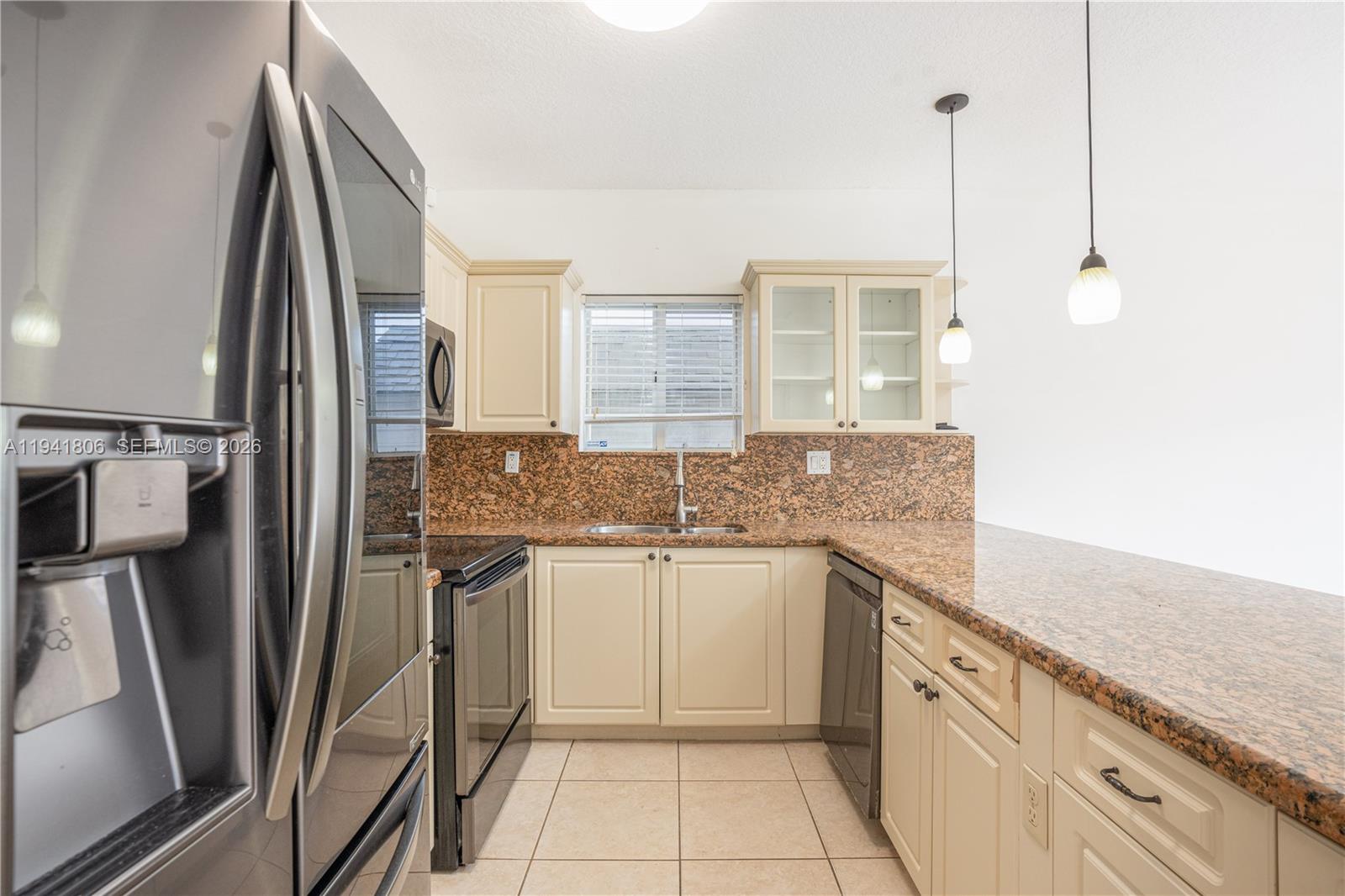 5655 Southwest 163rd Path Miami, FL 33193 - Photo 2 of 33