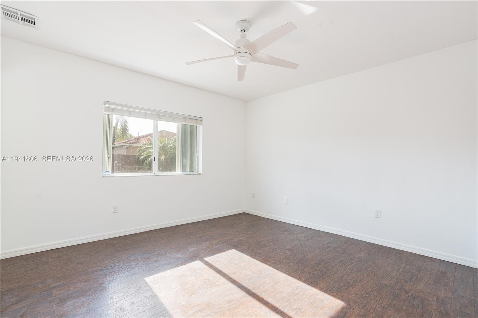 5655 Southwest 163rd Path Miami, FL 33193 - Photo 10 of 33