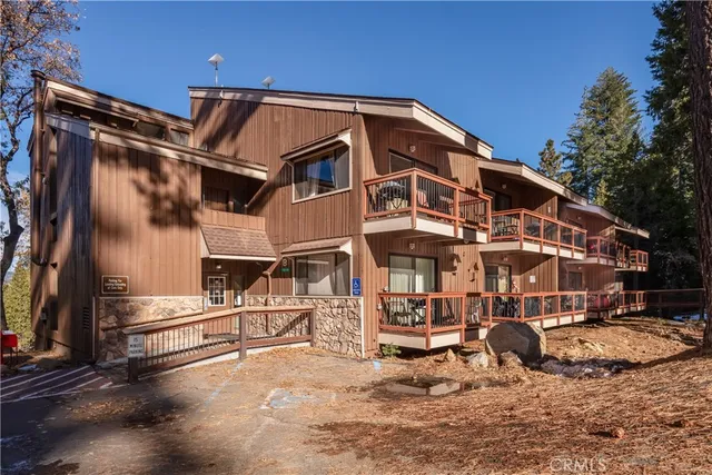 $545,000 | 7540 Henness Circle, Unit B101, Yosemite National Park, CA 95389