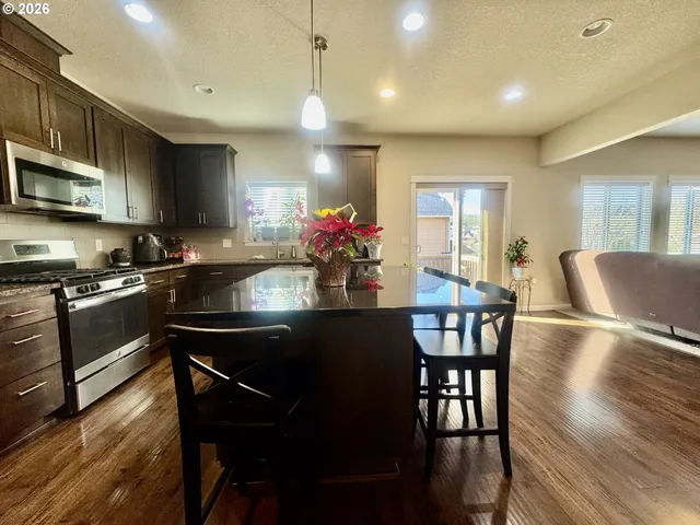 $790,000 | 277 Southwest Mount Rainier Street, McMinnville, OR 97128