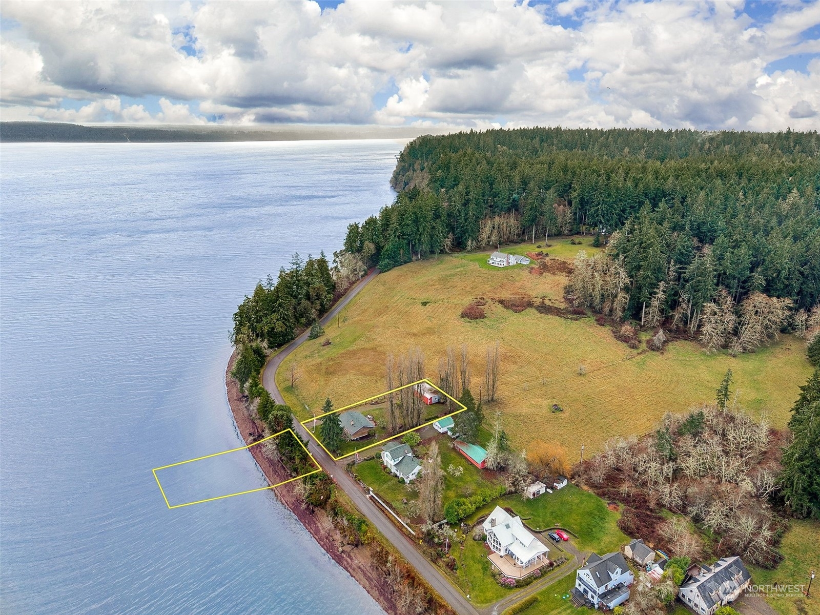 9026 Villa Beach Road Anderson Island, WA 98303 - Photo 6 of 34 Gallery Image 6