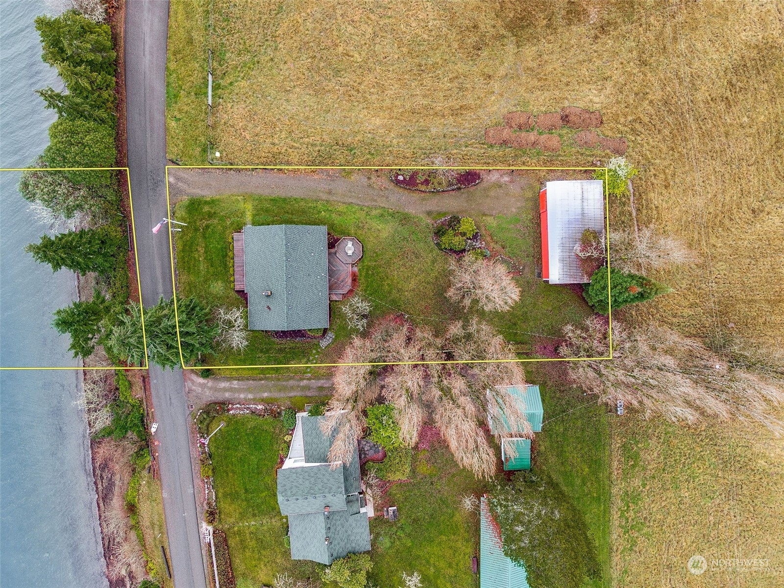 9026 Villa Beach Road Anderson Island, WA 98303 - Photo 7 of 34 Gallery Image 7