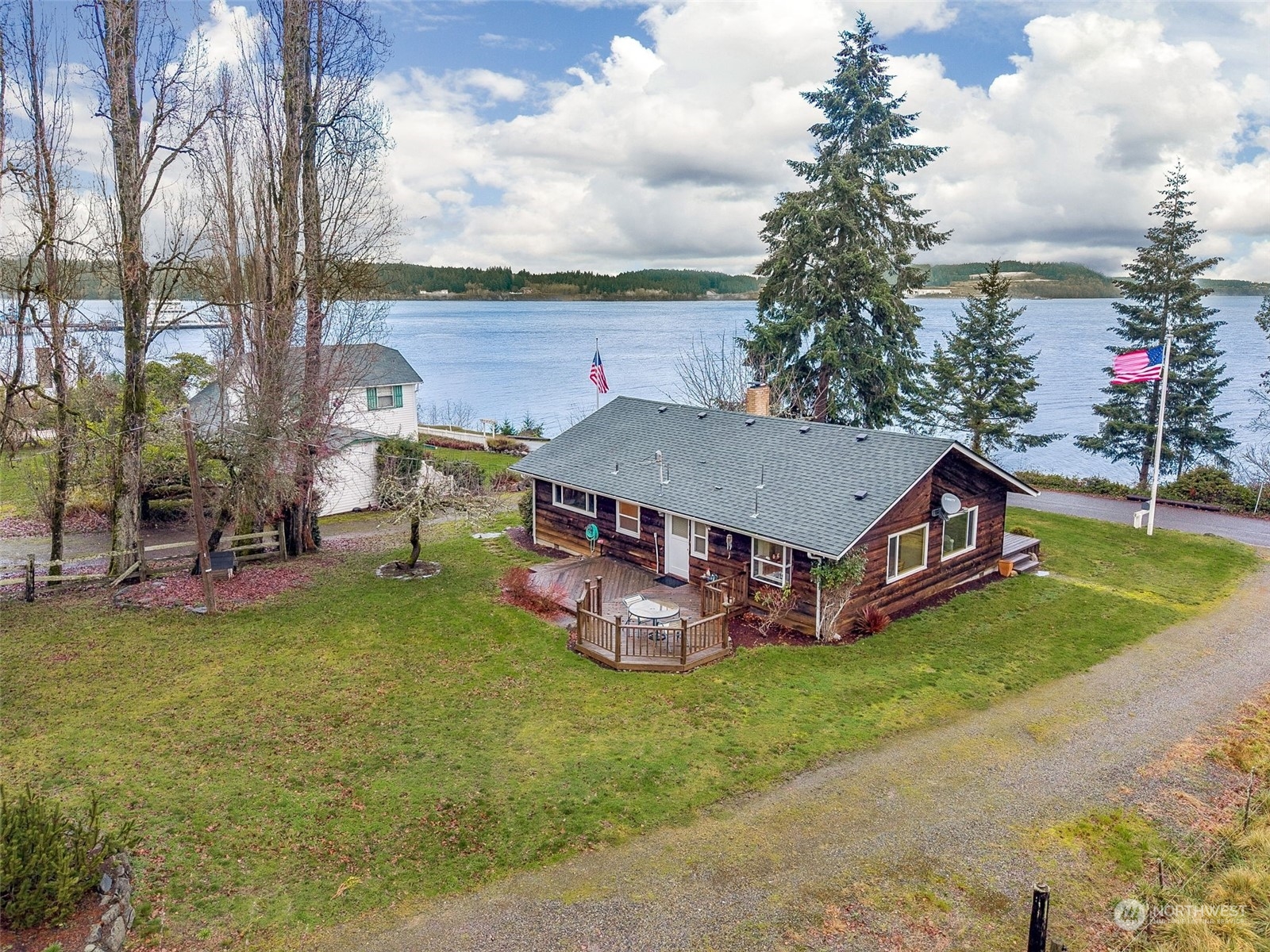 9026 Villa Beach Road Anderson Island, WA 98303 - Photo 8 of 34 Gallery Image 8