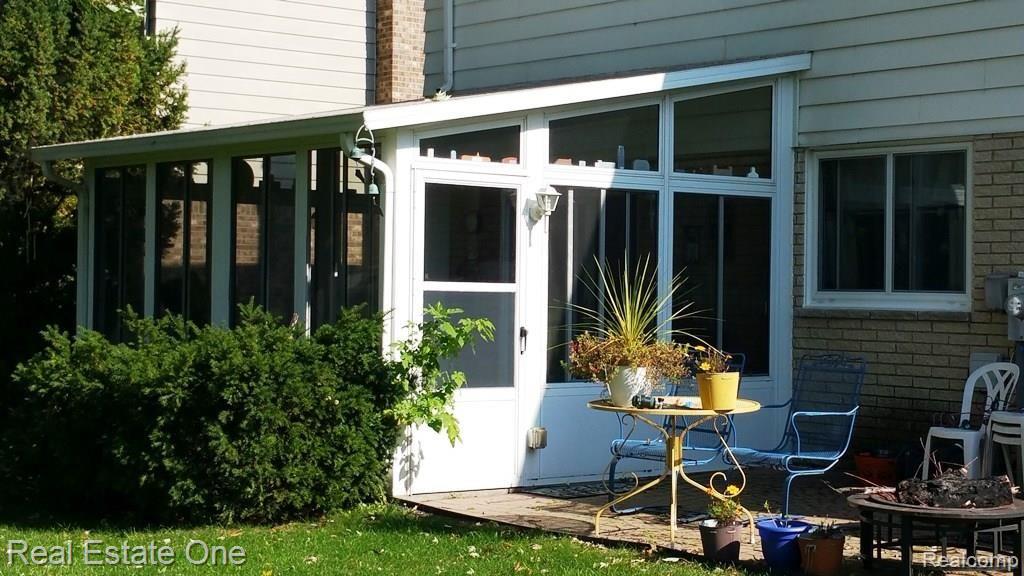 7477 Kingsbridge Road Canton, MI 48187 - Photo 6 of 21 Kingsbridge 3 Season Sunroom 2.jpg