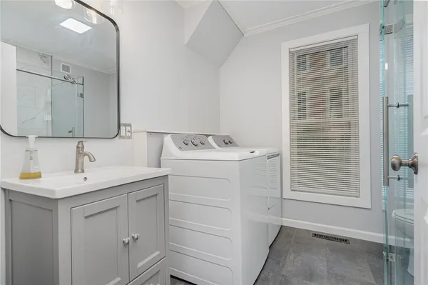 $2,475 | 25 Summit Street, Perinton, NY 14450