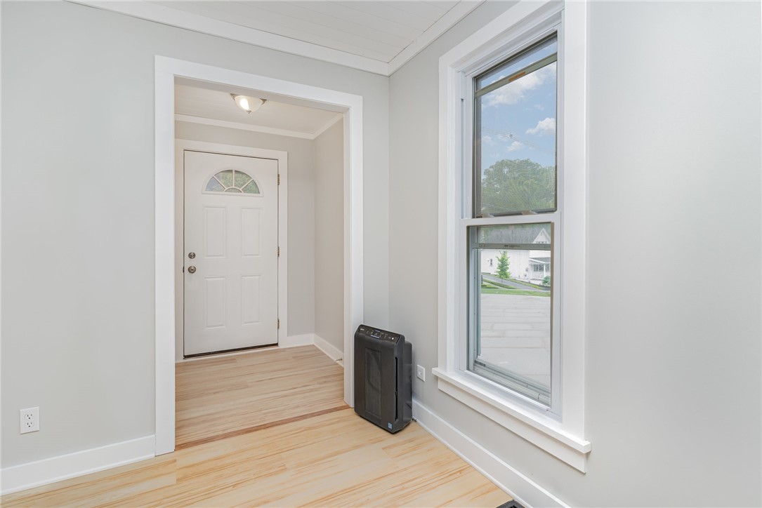 25 Summit Street Perinton, NY 14450 - Photo 3 of 24