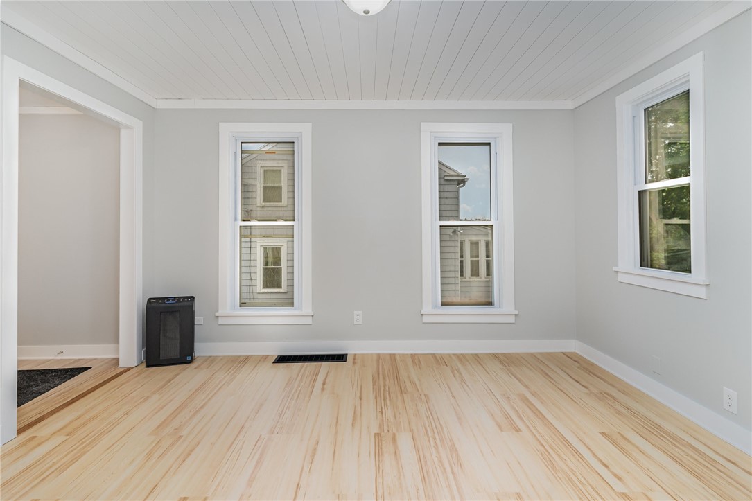 25 Summit Street Perinton, NY 14450 - Photo 6 of 24