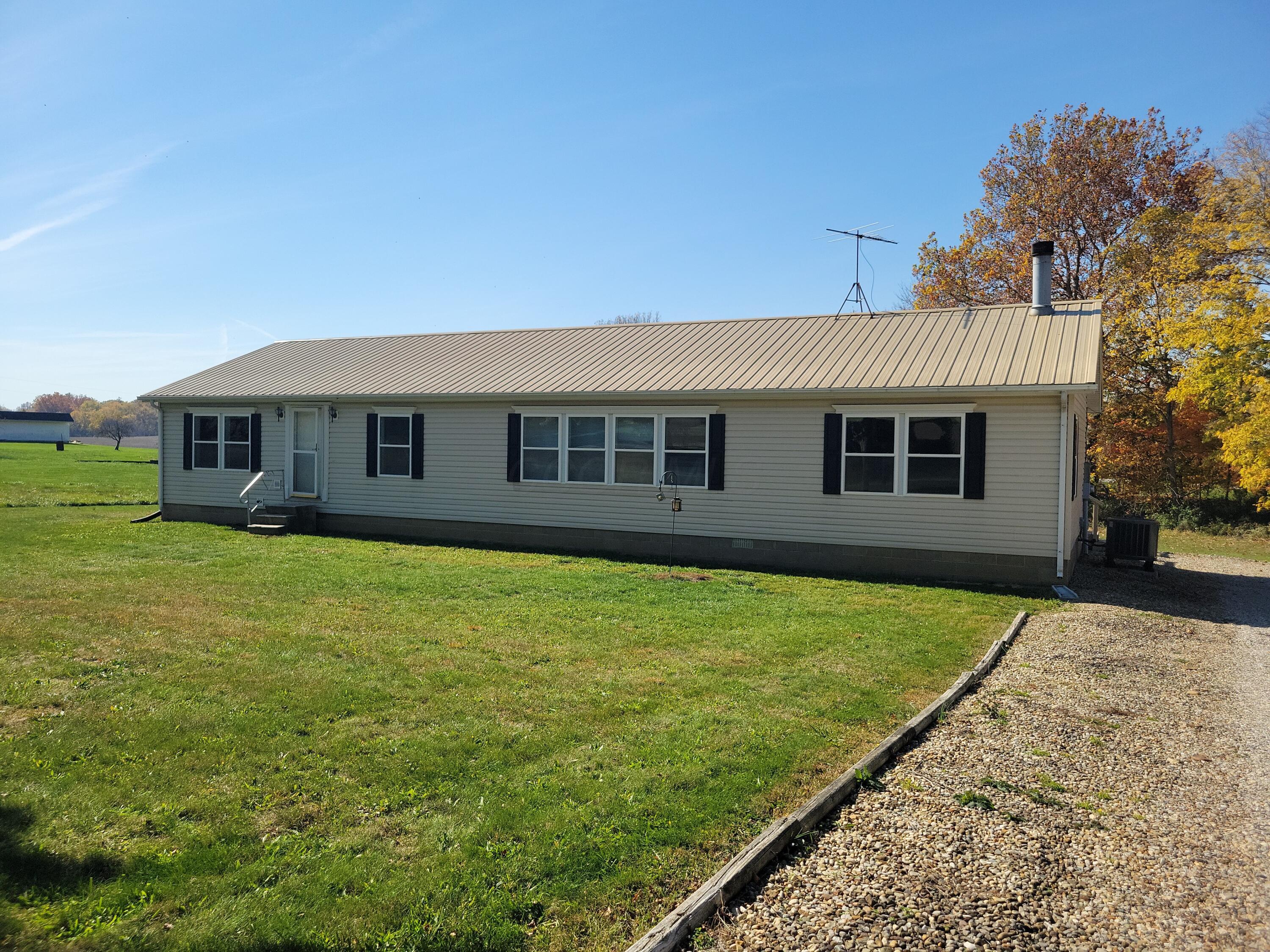 3415 Spires Road Southwest Lancaster, OH 43130 - Photo 4 of 47 Exterior