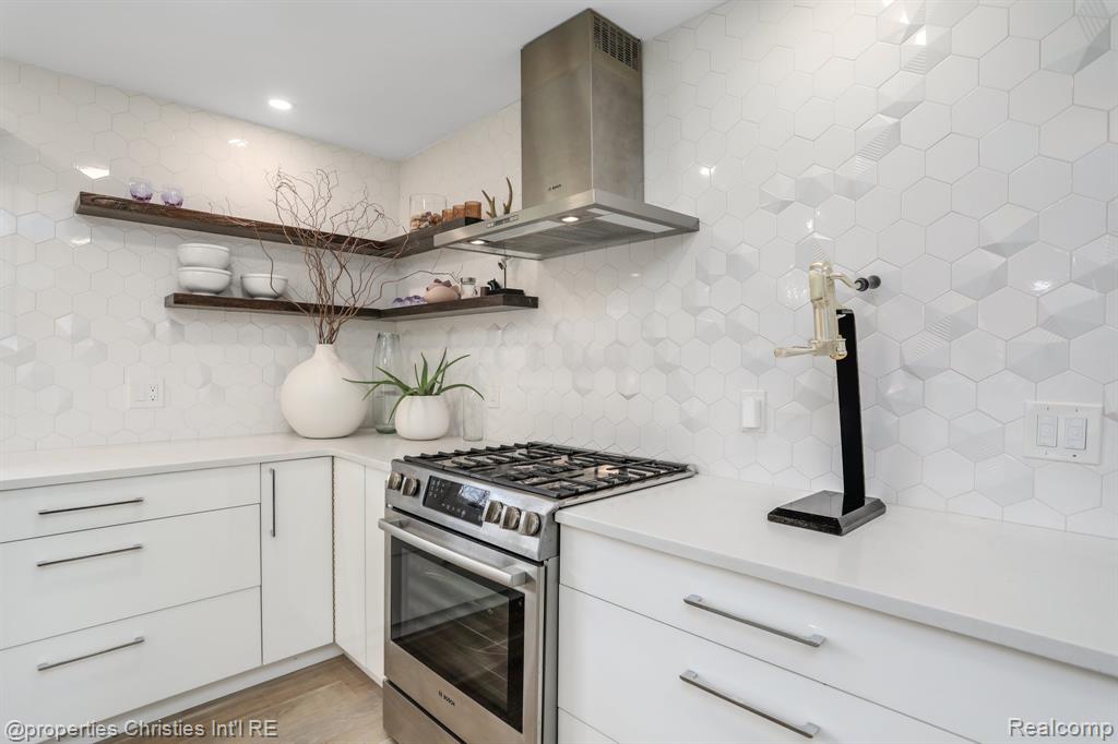1093 Greentree Road Bloomfield Hills, MI 48304 - Photo 11 of 33 Gallery Image 11