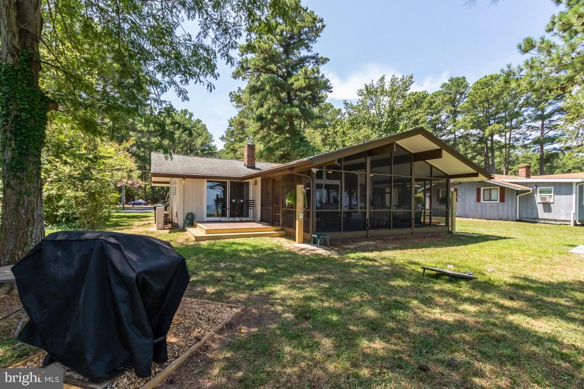 781 North Glebe Road Montross, VA 22520 - Photo 3 of 12 Charming home with serene outdoor space.