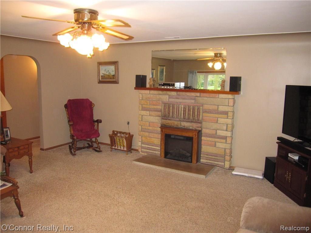 8710 Morris Road Goodells, MI 48027 - Photo 6 of 15 IMG_0646.JPG