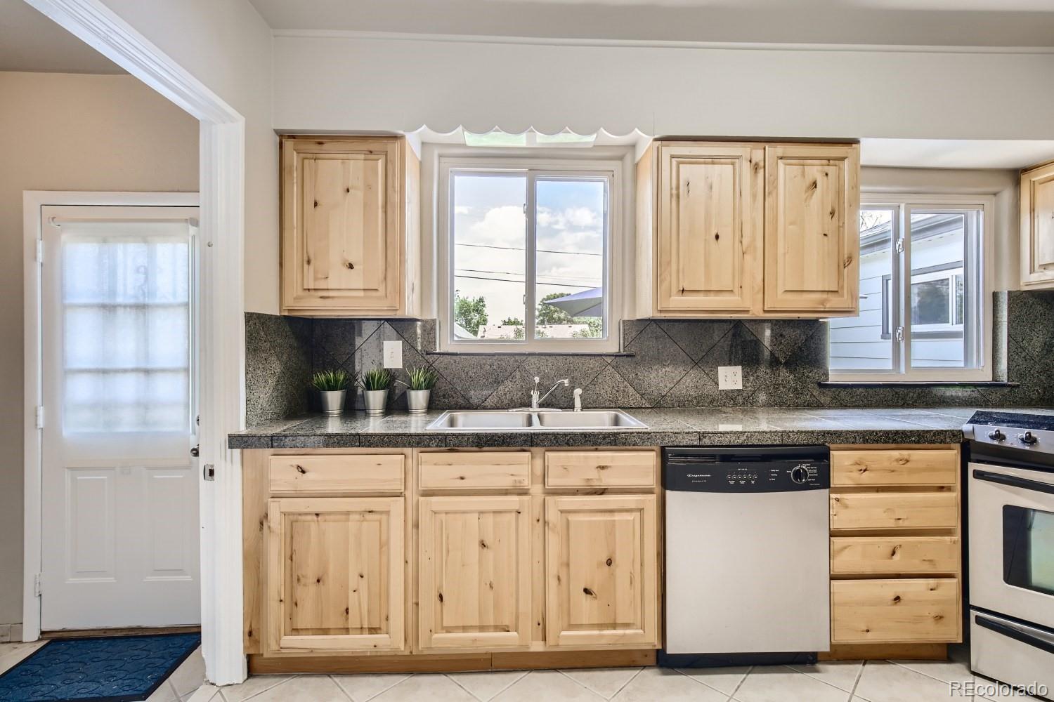 4930 Decatur Street Denver, CO 80221 - Photo 14 of 29 Gallery Image 14
