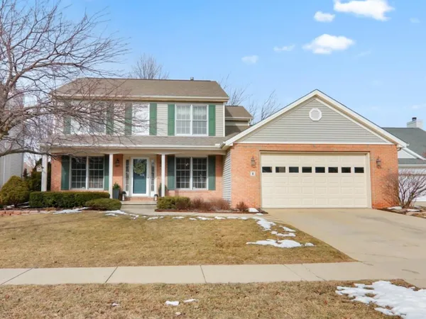 $325,000 | 8 Minks Court, Bloomington, IL 61704