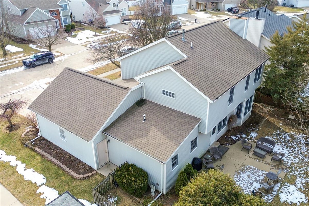 8 Minks Court Bloomington, IL 61704 - Photo 39 of 40 an aerial view of a house with a yard