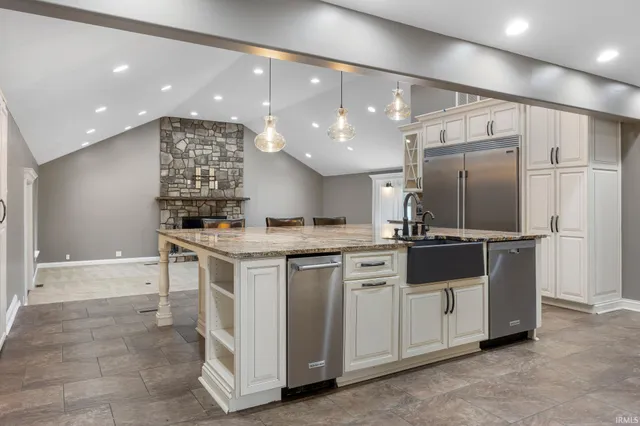 $749,900 | 1800 East 430 South, Lafayette, IN 47909