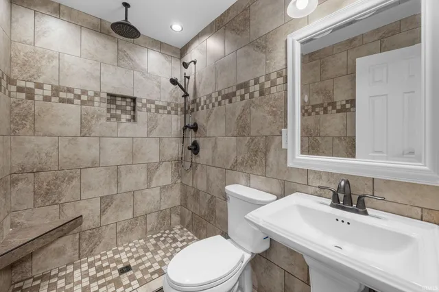 $749,900 | 1800 East 430 South, Lafayette, IN 47909