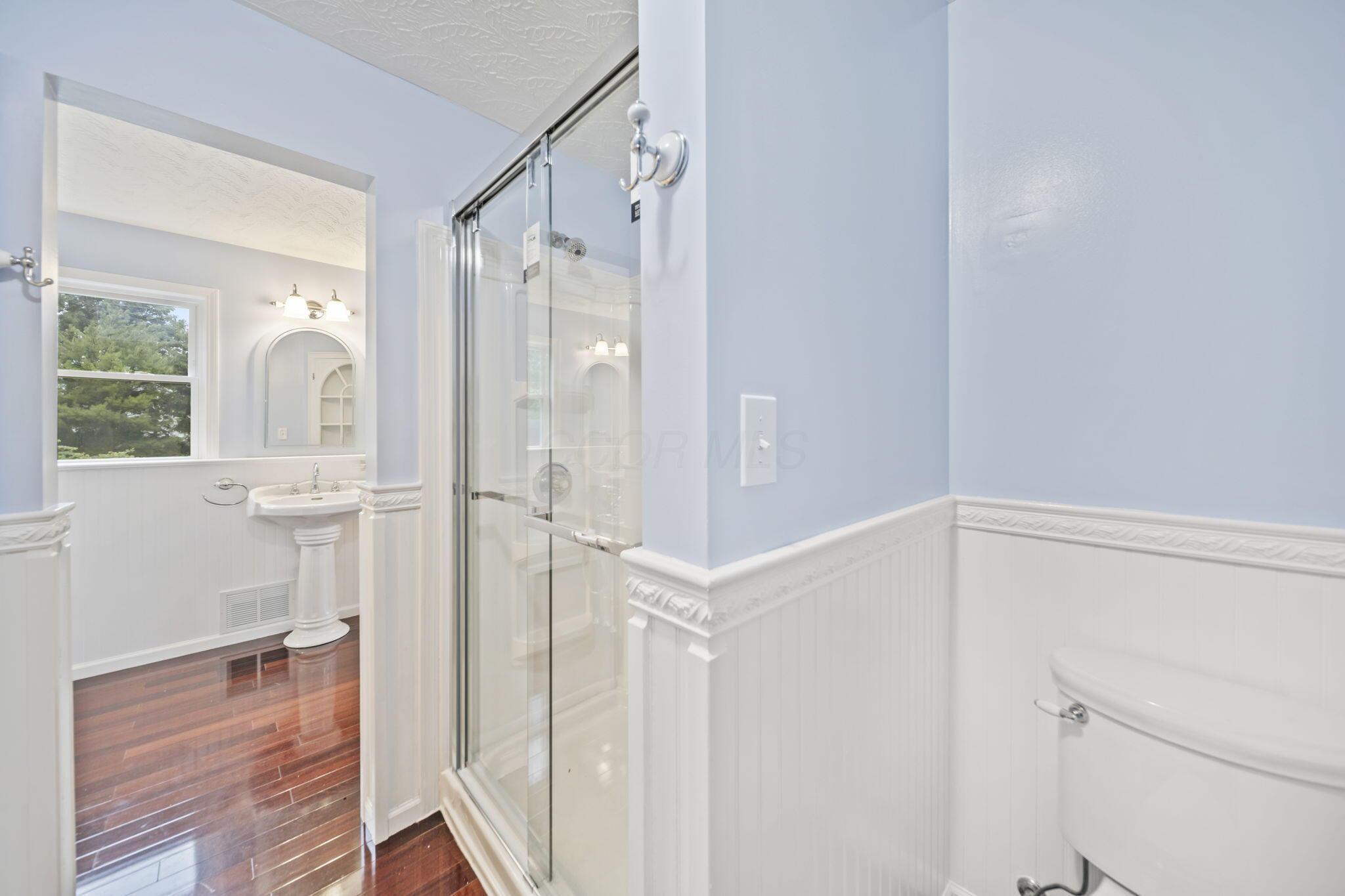 4384 Leppert Road Hilliard, OH 43026 - Photo 30 of 76 Owner's Ensuite