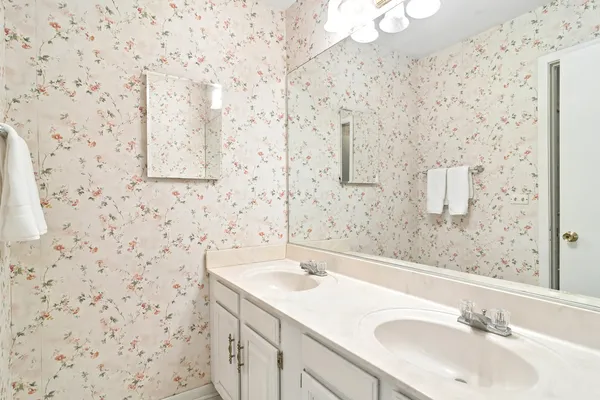 $499,900 | 1067 South Whippoorwill Lane, Palatine, IL 60067
