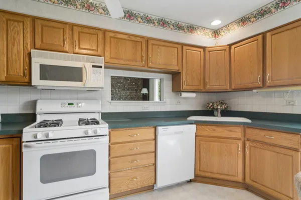 $499,900 | 1067 South Whippoorwill Lane, Palatine, IL 60067
