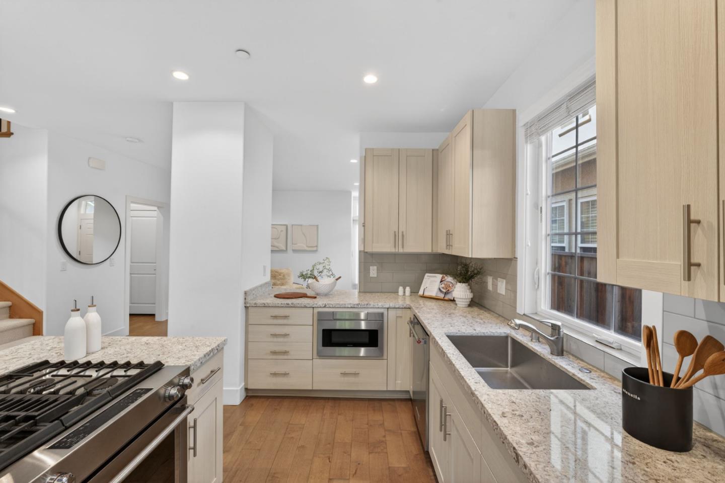 1083 Ed Roth Terrace Sunnyvale, CA 95051 - Photo 5 of 40