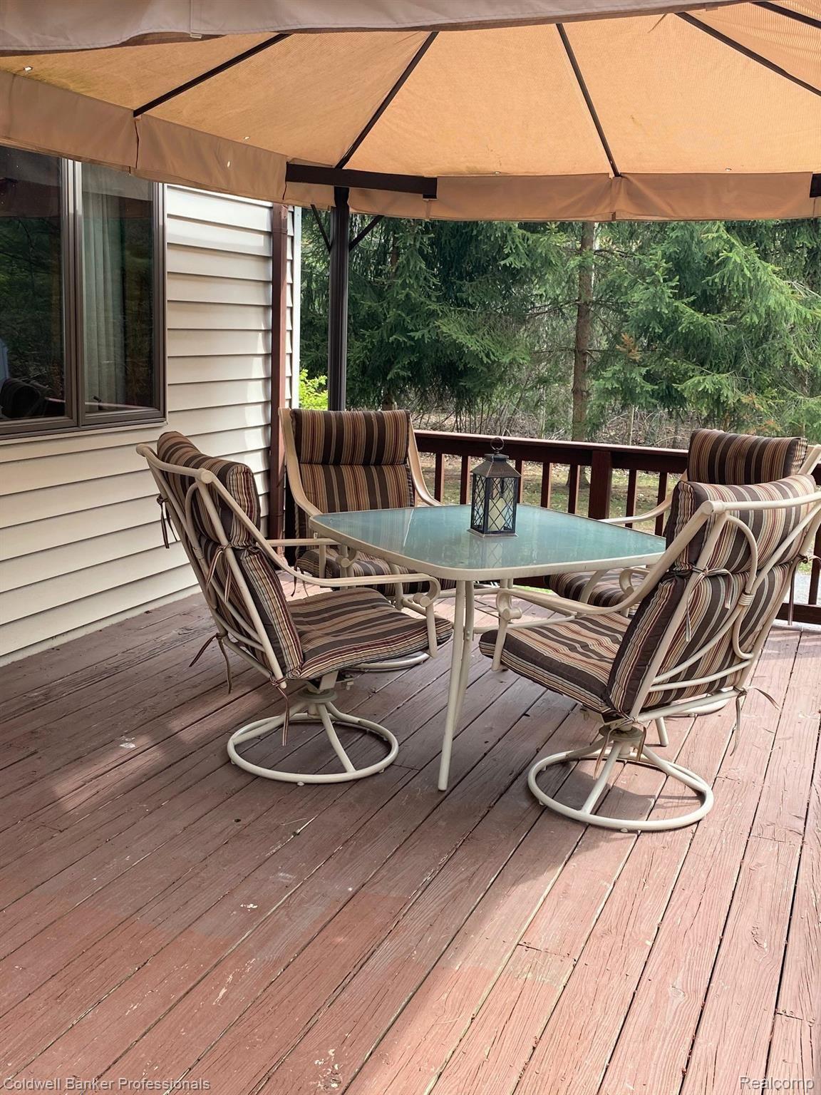 12621 Ithaca Road St. Charles, MI 48655 - Photo 23 of 39 26 12621 Deck.jpg