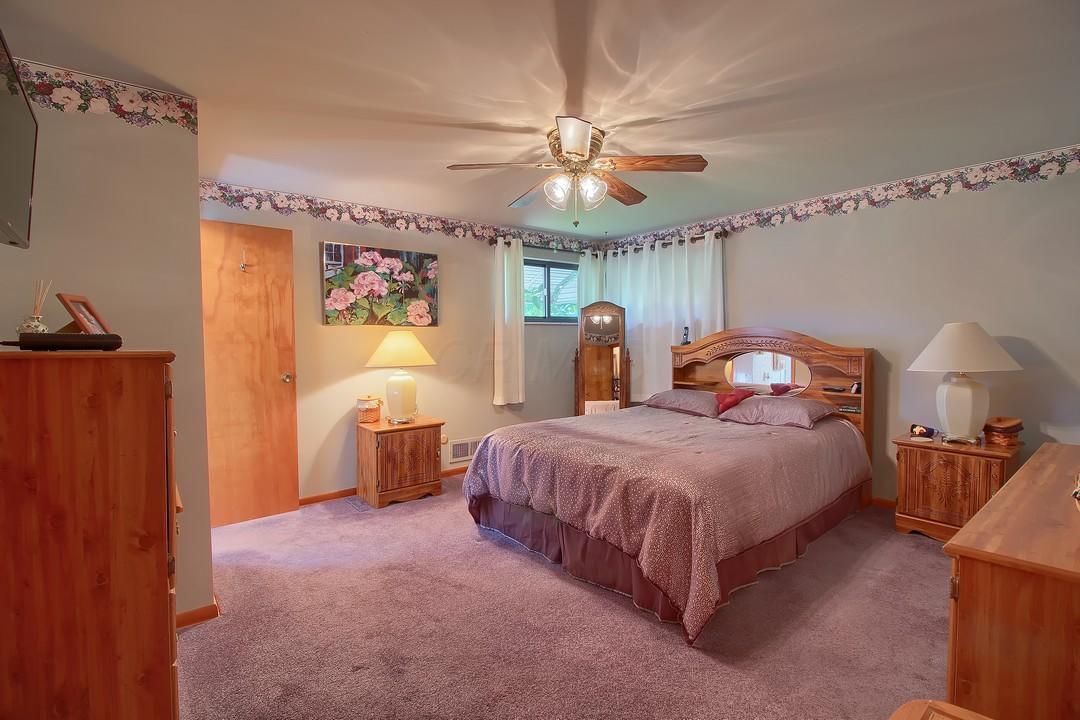 3104 Eastwick Road Columbus, OH 43232 - Photo 32 of 59 owners suite with ceiling fan