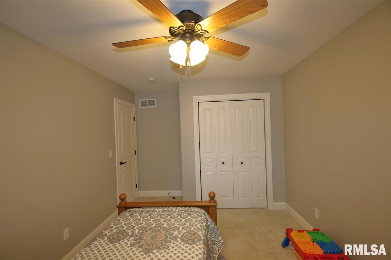 2142 West Geneva Road Peoria, IL 61615 - Photo 26 of 36 Gallery Image 26