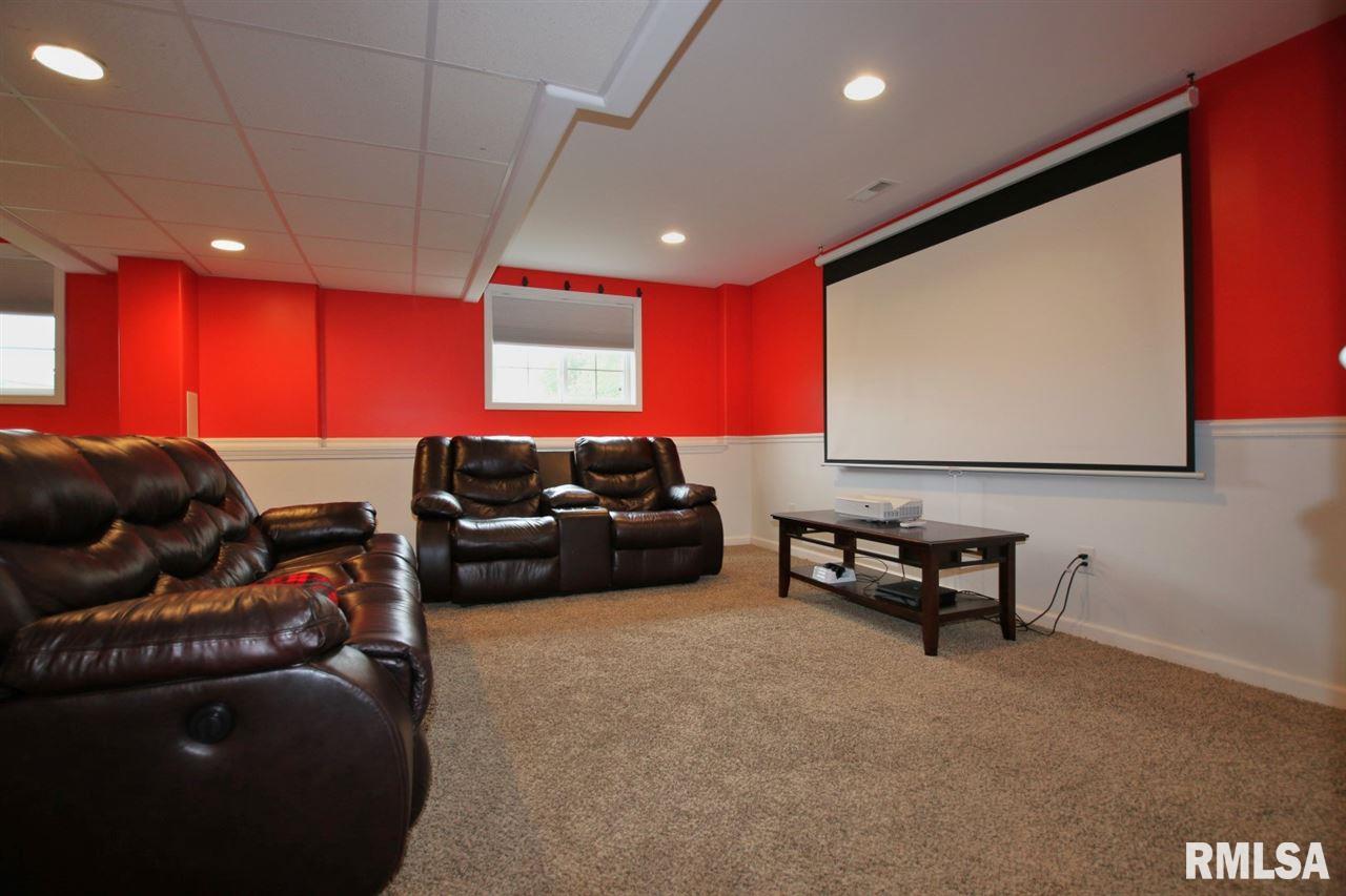 2142 West Geneva Road Peoria, IL 61615 - Photo 35 of 36 Gallery Image 35