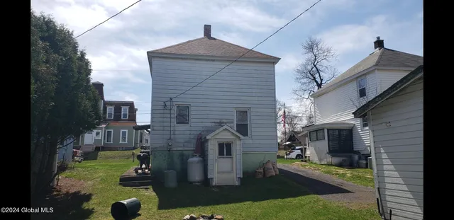 $130,000 | 11 Saratoga Avenue, Broadalbin, NY 12025