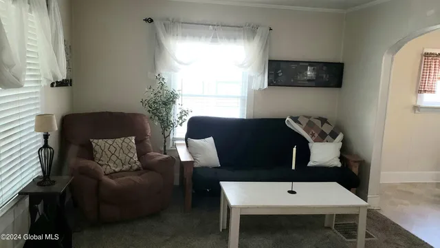 $130,000 | 11 Saratoga Avenue, Broadalbin, NY 12025