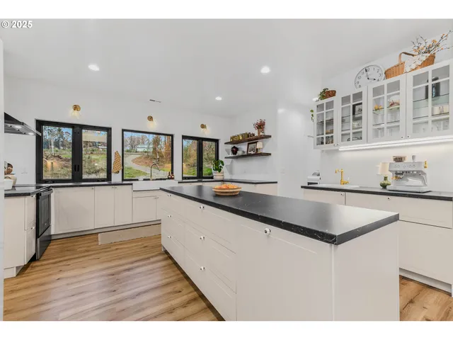 $750,000 | 12019 Northeast 306th Street, Battle Ground, WA 98604