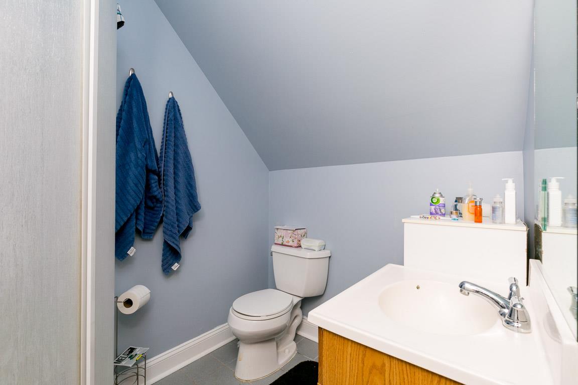 1160 Waller Road Brentwood, TN 37027 - Photo 16 of 28 a bathroom with a sink a toilet and a tub