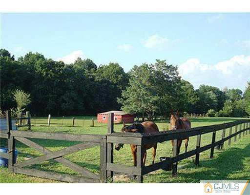 314 Meadowbrook Road Mercer County, NJ 08691 - Photo 14 of 20 Gallery Image 14