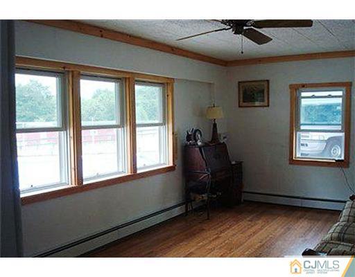 314 Meadowbrook Road Mercer County, NJ 08691 - Photo 6 of 20 Gallery Image 6