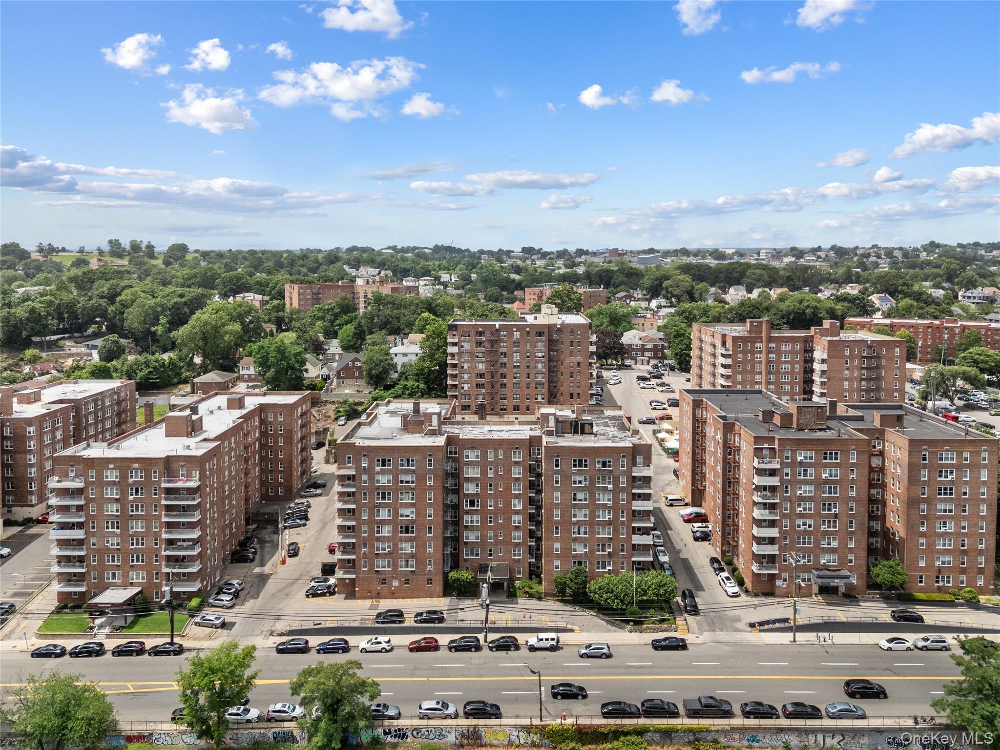 355 Bronx River Road, Unit 1I Yonkers, NY 10704 - Photo 19 of 22 View of urban area
