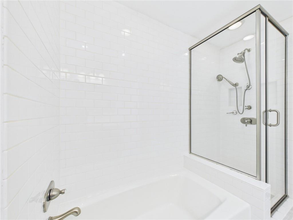 138 North Woodland Road Pittsburgh, PA 15232 - Photo 19 of 50 a bathroom with a shower