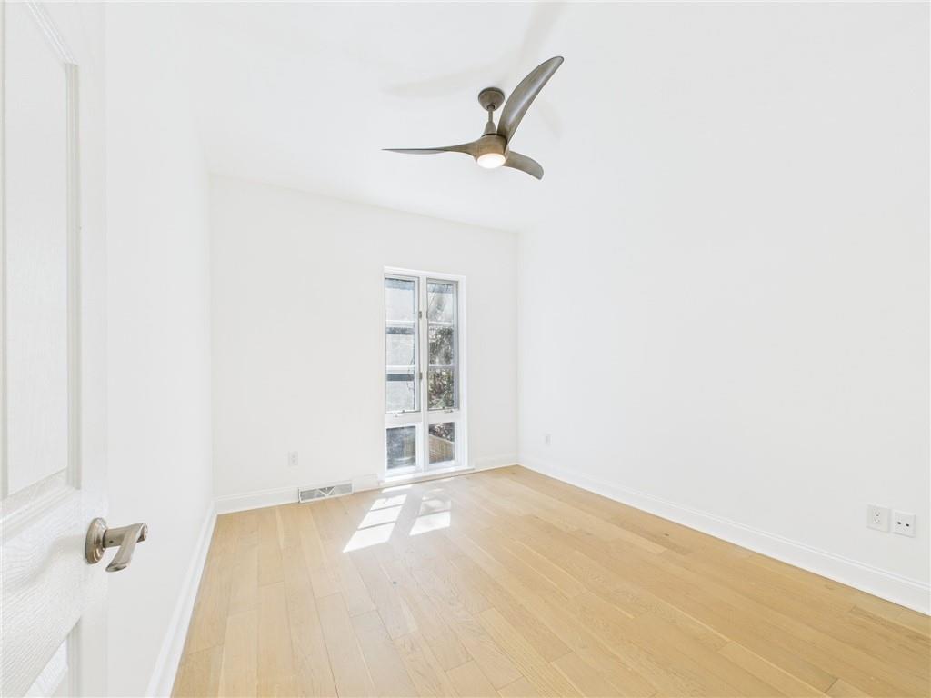 138 North Woodland Road Pittsburgh, PA 15232 - Photo 29 of 50 a view of empty room with a ceiling fan