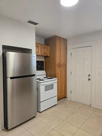 $1,695 | 709 East James Street, Tampa, FL 33603