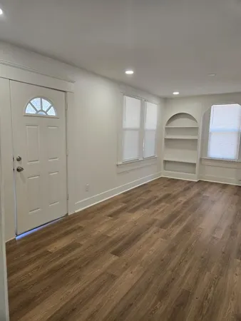 $1,695 | 709 East James Street, Tampa, FL 33603