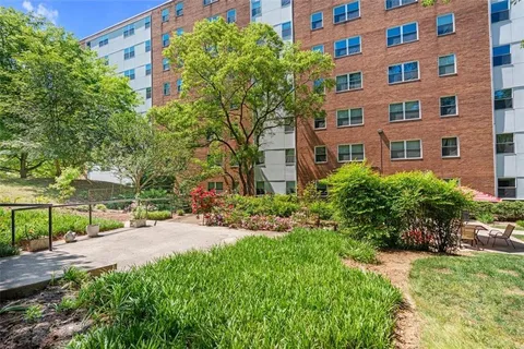 $185,000 | 2965 Pharr Ct S Northwest, Unit 817, Atlanta, GA 30305