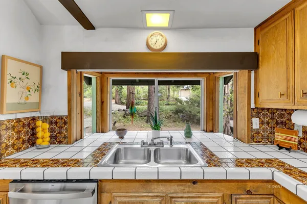 $675,000 | 25655 Tahquitz Drive, Idyllwild, CA 92549