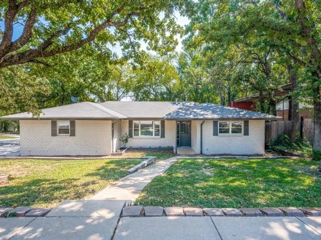 $2,800 | 1108 Wade Drive, Bedford, TX 76022