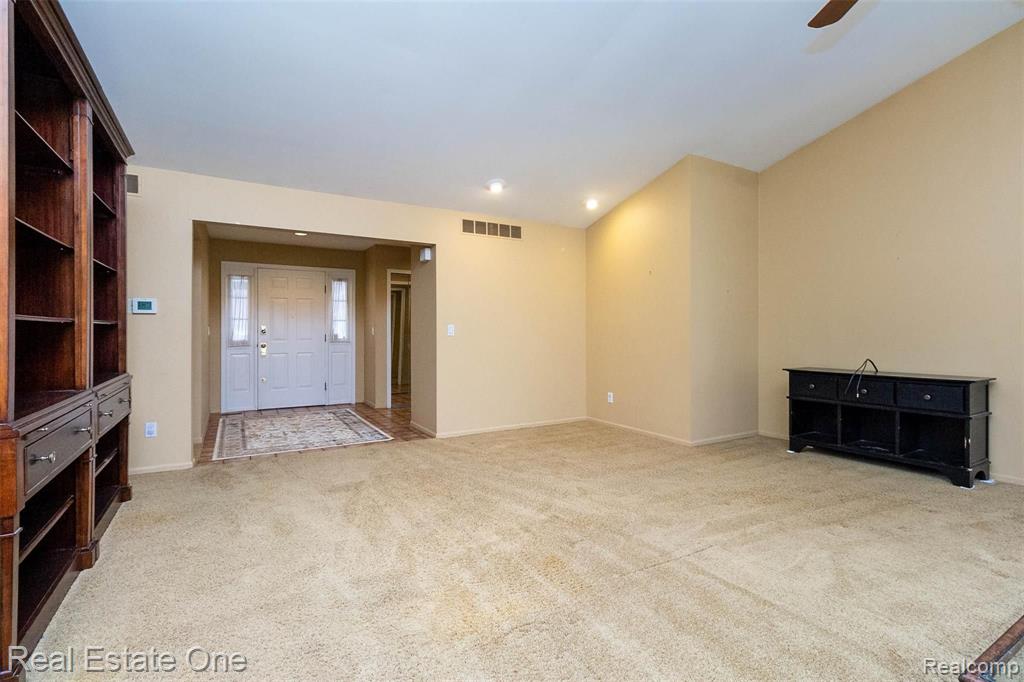 1255 Seville Road Rochester Hills, MI 48309 - Photo 9 of 58