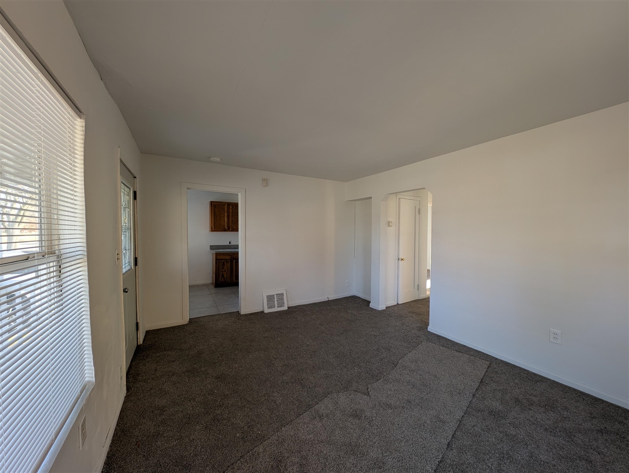 305 South South Street Rochester, MI 48307 - Photo 5 of 16