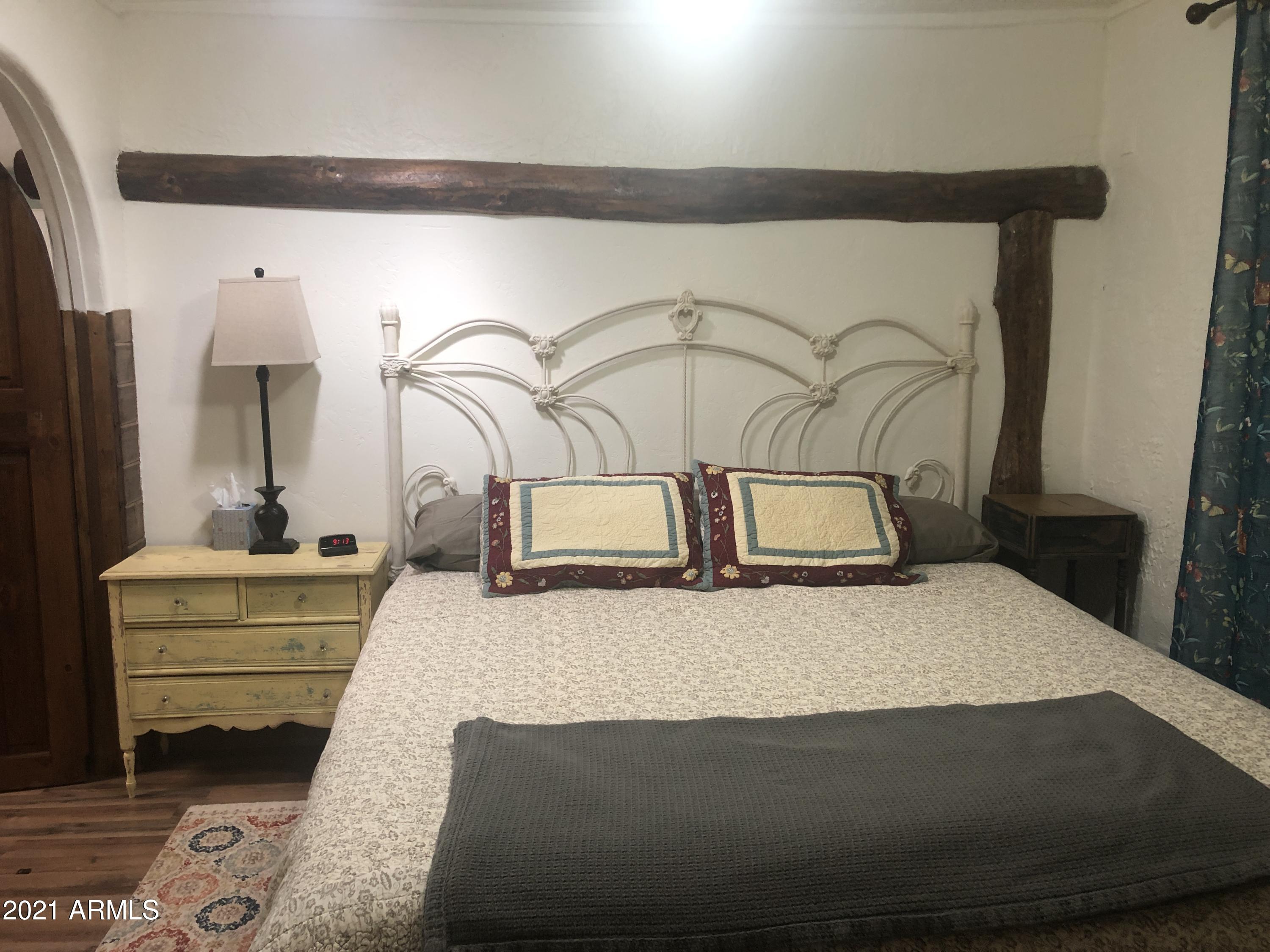 9225 Fossil Creek Road Strawberry, AZ 85544 - Photo 19 of 36 BR2 bed & nightstands from end of bed