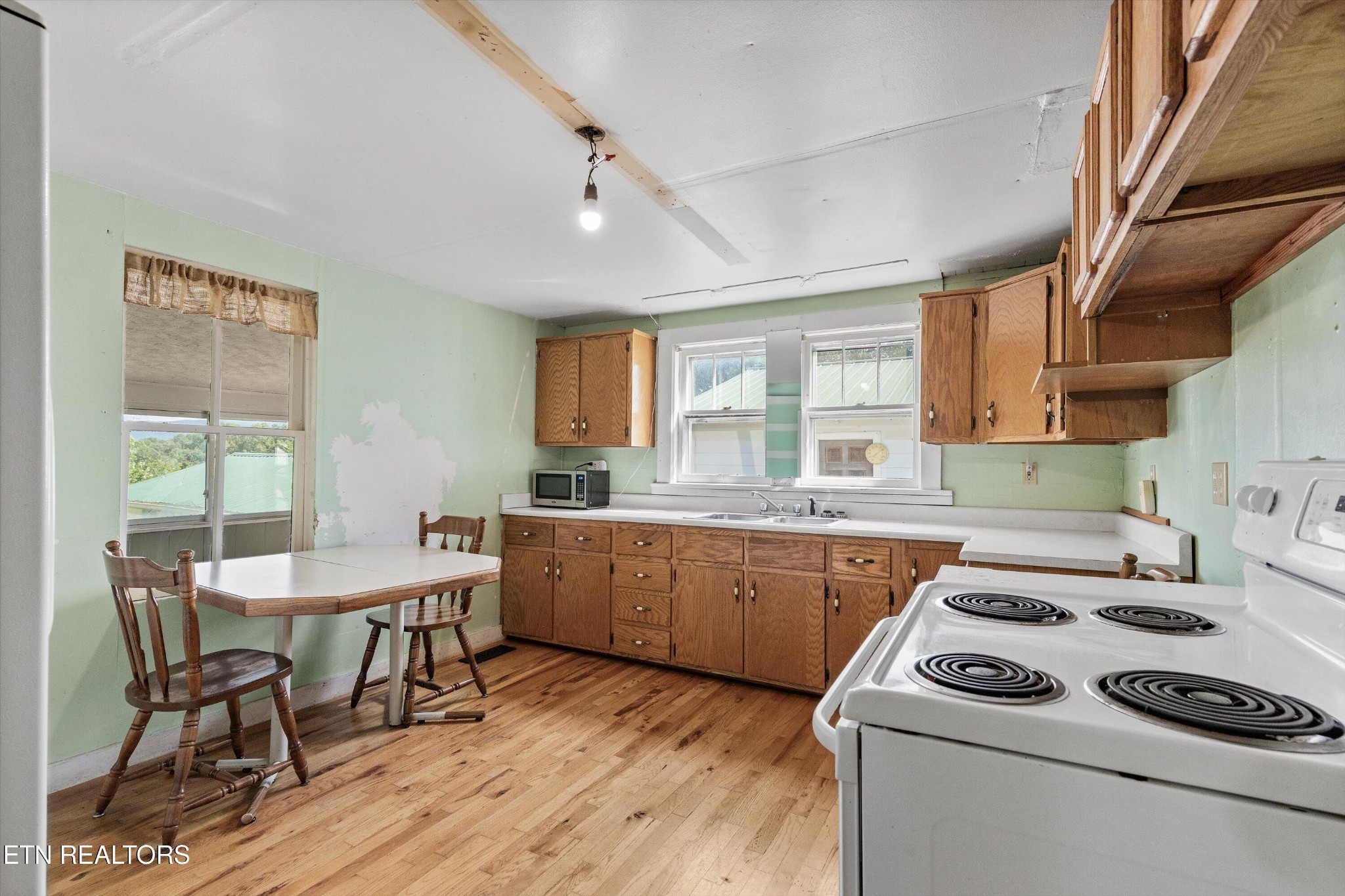 904 Ridge Road Maryville, TN 37803 - Photo 8 of 32 Gallery Image 8
